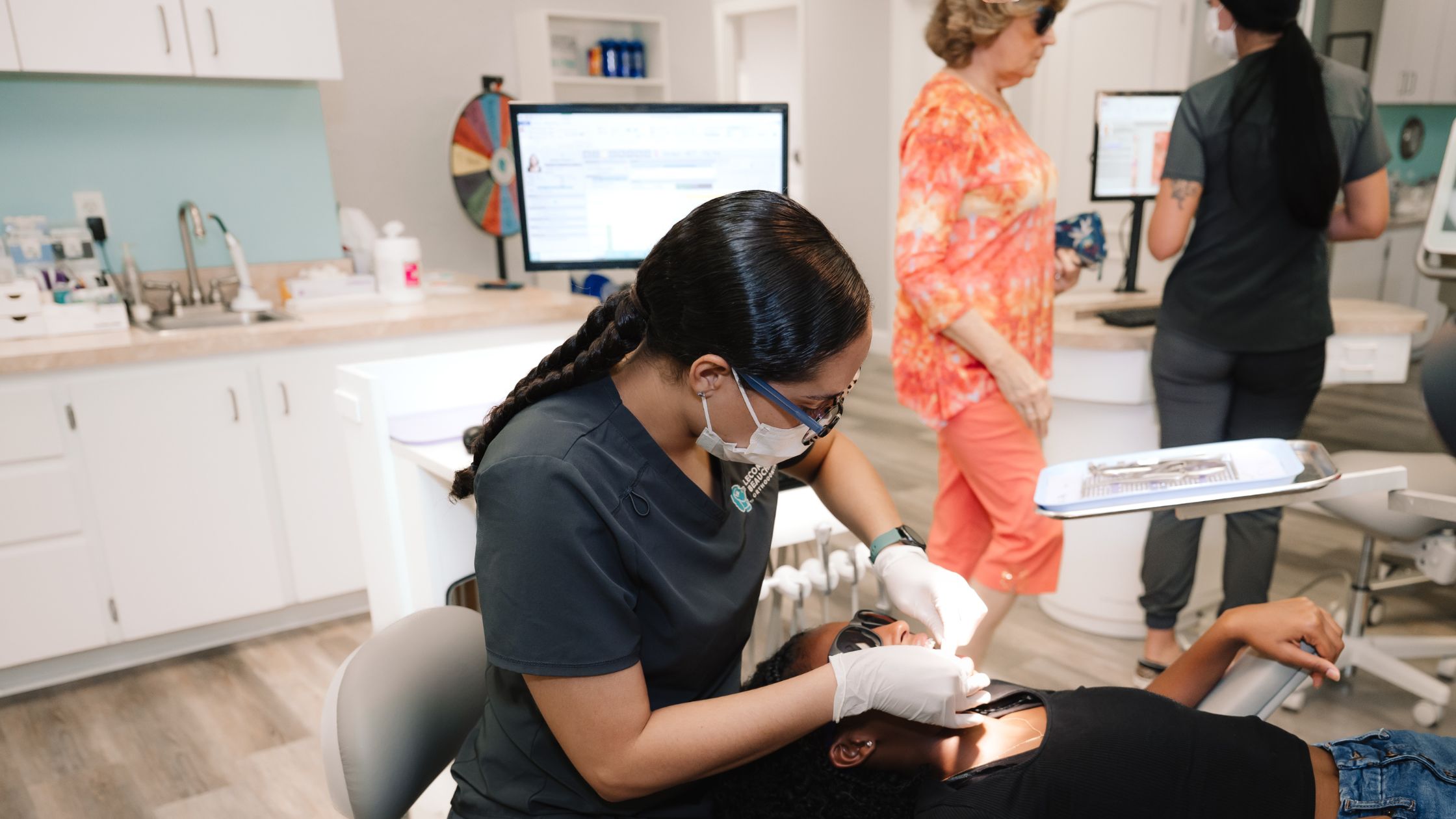 Clear Braces vs. Invisalign®, Which is a Better Fit for You?