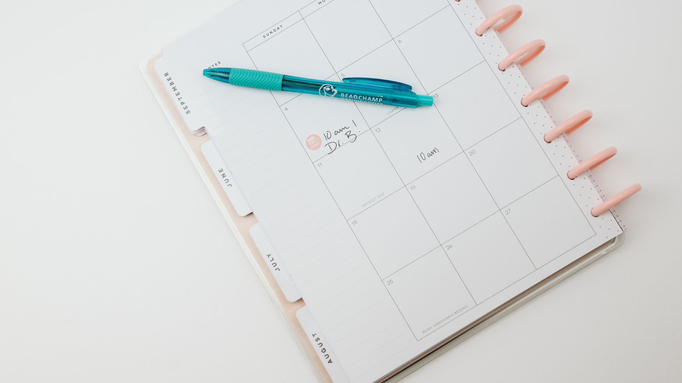 How to Keep Your Orthodontic Treatment on Track Over the Holidays